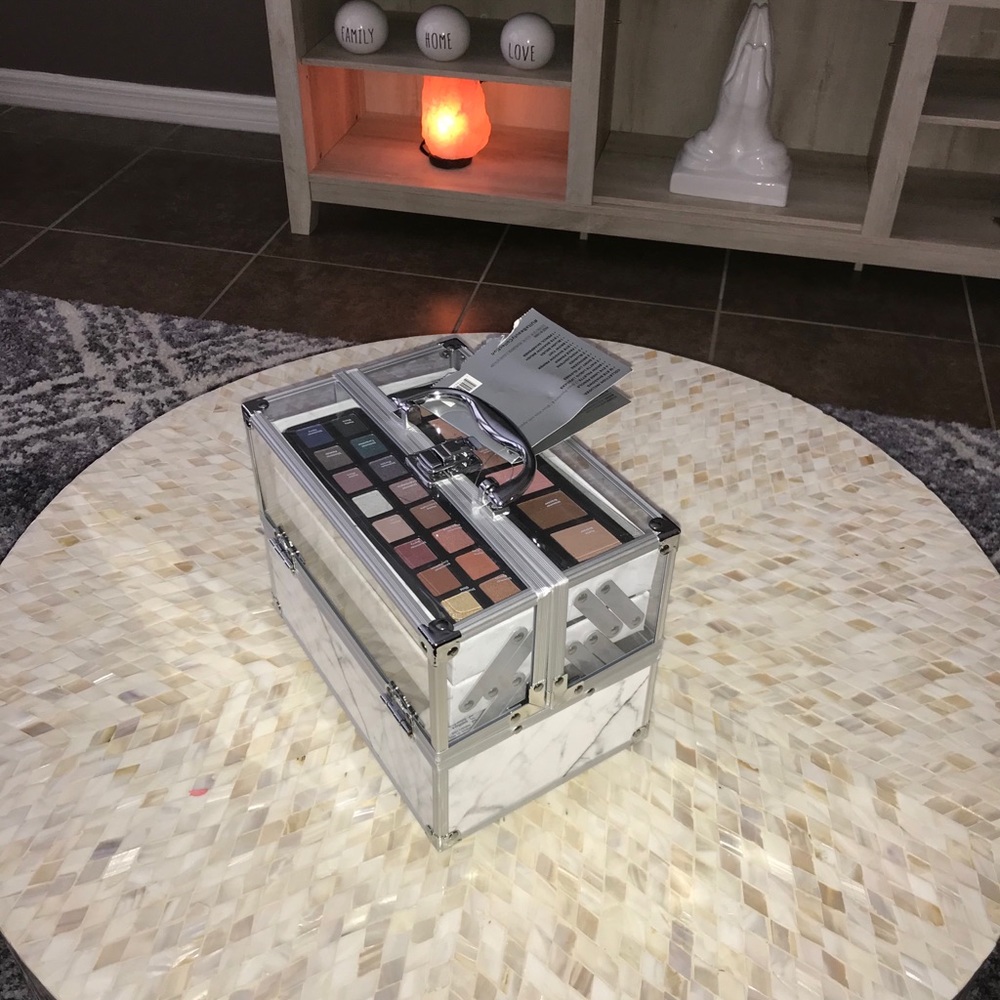 Makeup beauty box